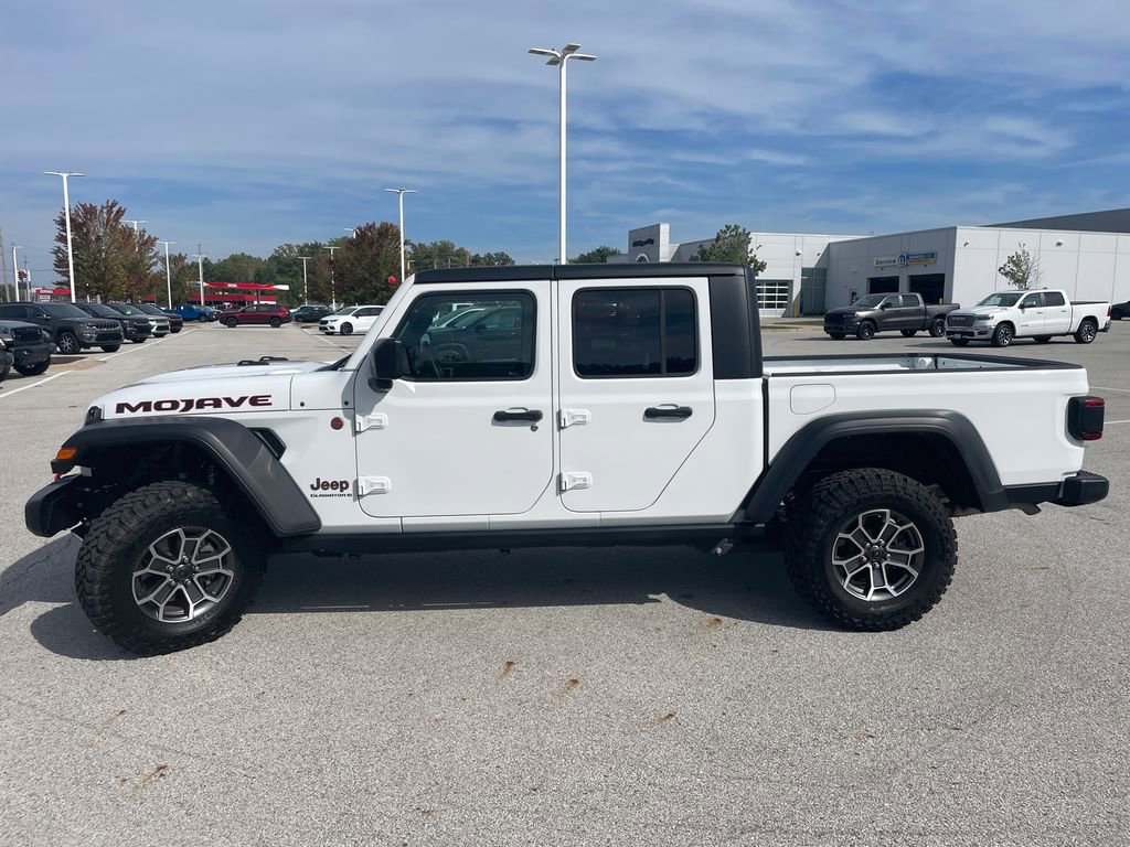 Used 2024 Jeep Gladiator Mojave w/ Convenience Group image 8