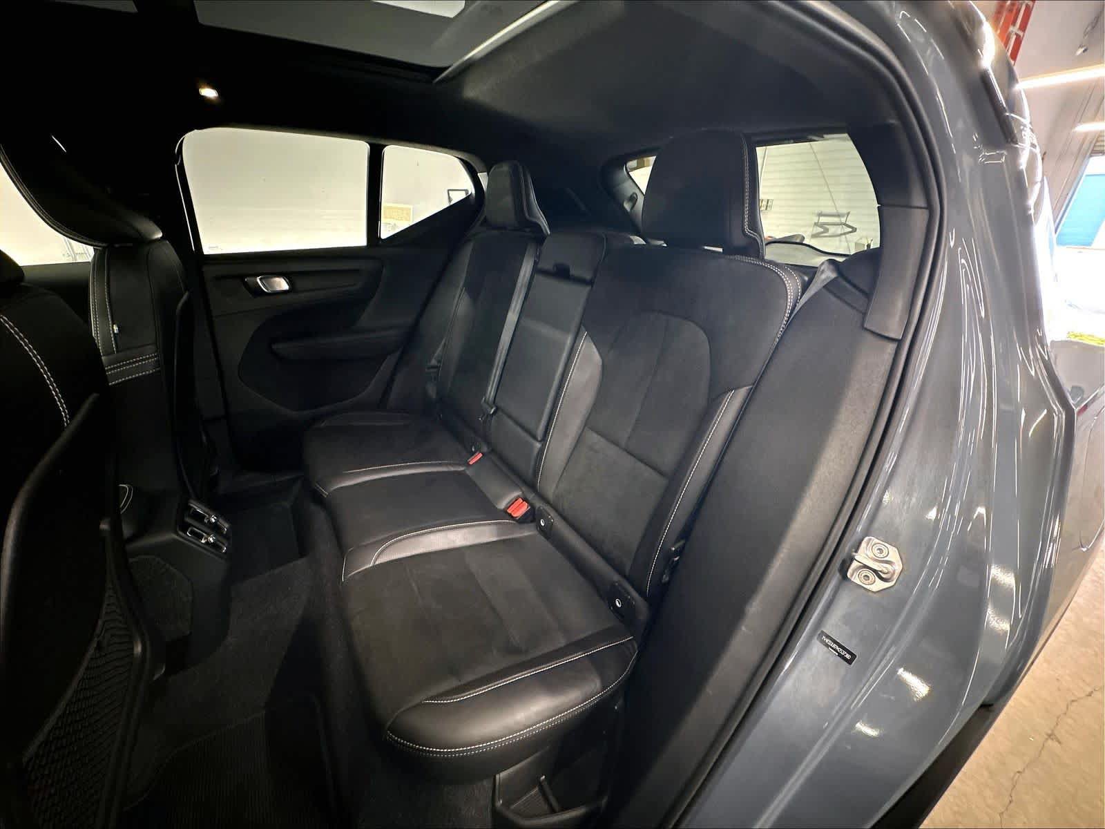 Used 2021 Volvo XC40 P8 Recharge w/ Advanced Package AWD/4WD image 28