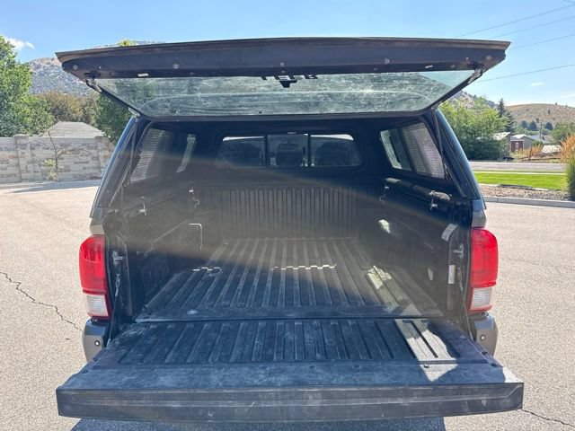 Used 2016 Toyota Tacoma TRD Off-Road AWD/4WD image 17