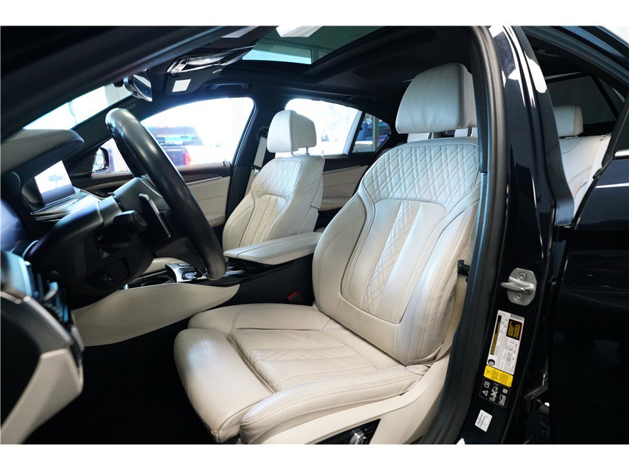 Used 2020 BMW M550i xDrive w/ Executive Package AWD/4WD image 11