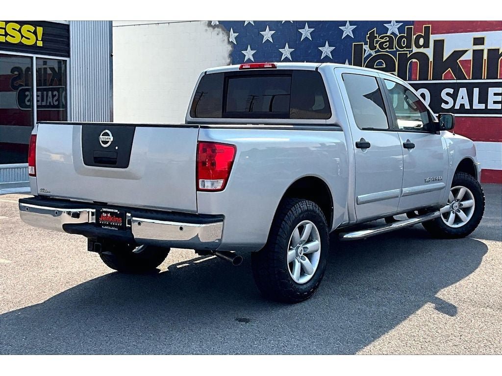Used 2010 Nissan Titan SE w/ SE Value Truck Pkg AWD/4WD image 2