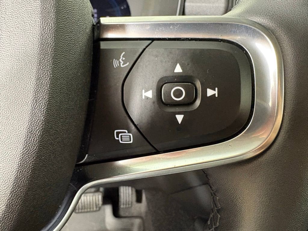 Used 2023 Volvo XC40 B5 Plus w/ Driver Assist Package image 24