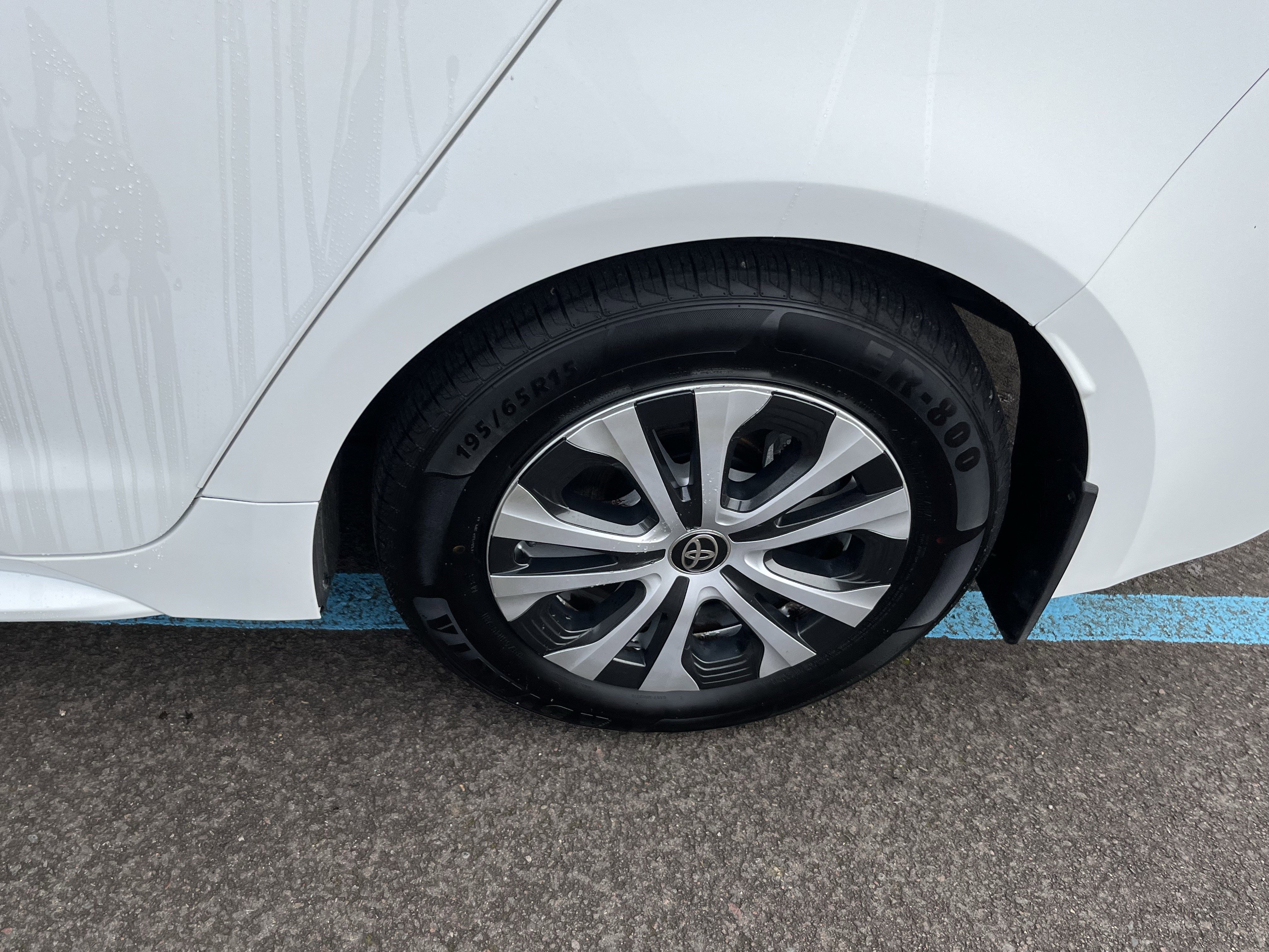 Used 2021 Toyota Corolla LE w/ Carpet Mat Package (TMS) image 25