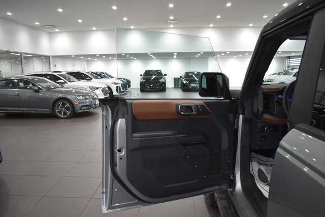 Used 2024 Ford Bronco Outer Banks AWD/4WD image 9