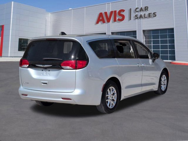 Used 2024 Chrysler Voyager LX image 6
