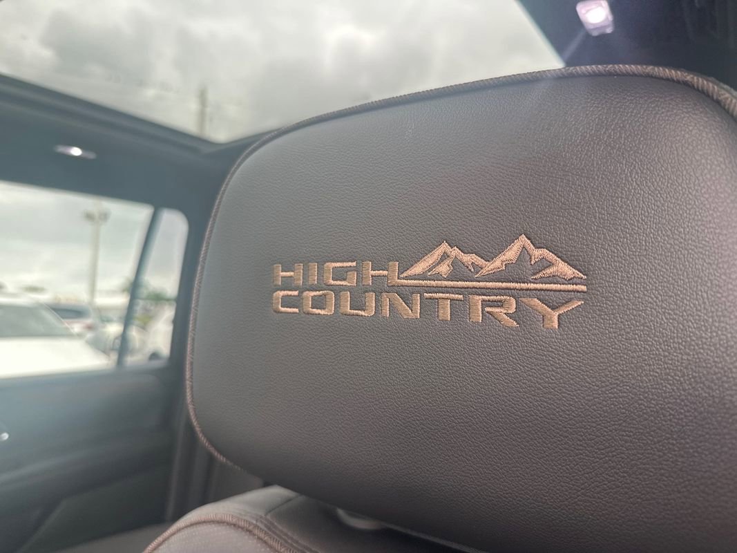 Used 2023 Chevrolet Suburban High Country w/ Premium Package 2 image 23