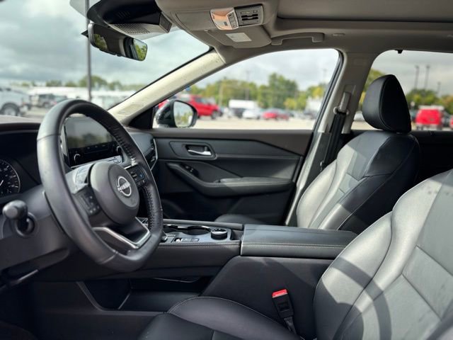 Used 2023 Nissan Rogue SL w/ SL Premium Package image 13