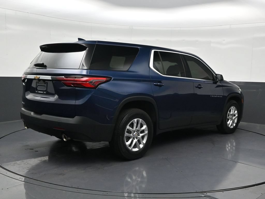 Used 2023 Chevrolet Traverse LS FWD image 5