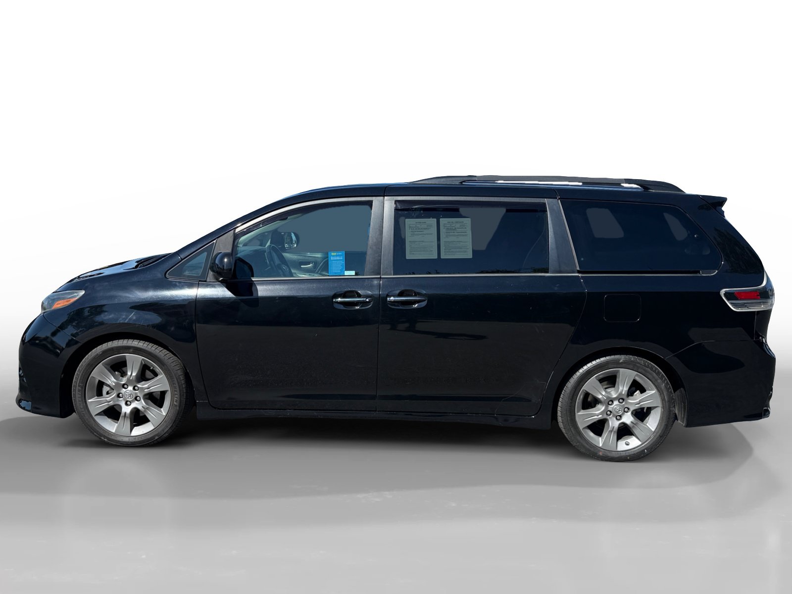 Used 2015 Toyota Sienna SE w/ SE Preferred Package FWD image 2