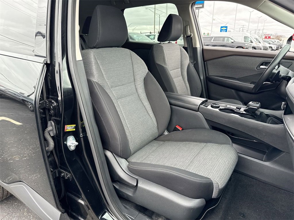 Used 2021 Nissan Rogue SV image 24