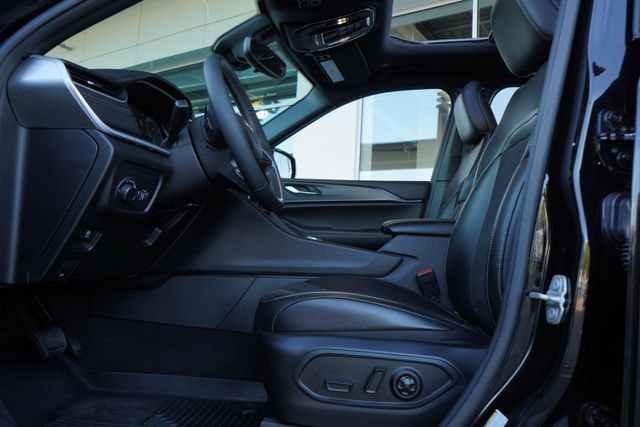 Used 2024 Jeep Grand Cherokee L Altitude AWD/4WD image 21