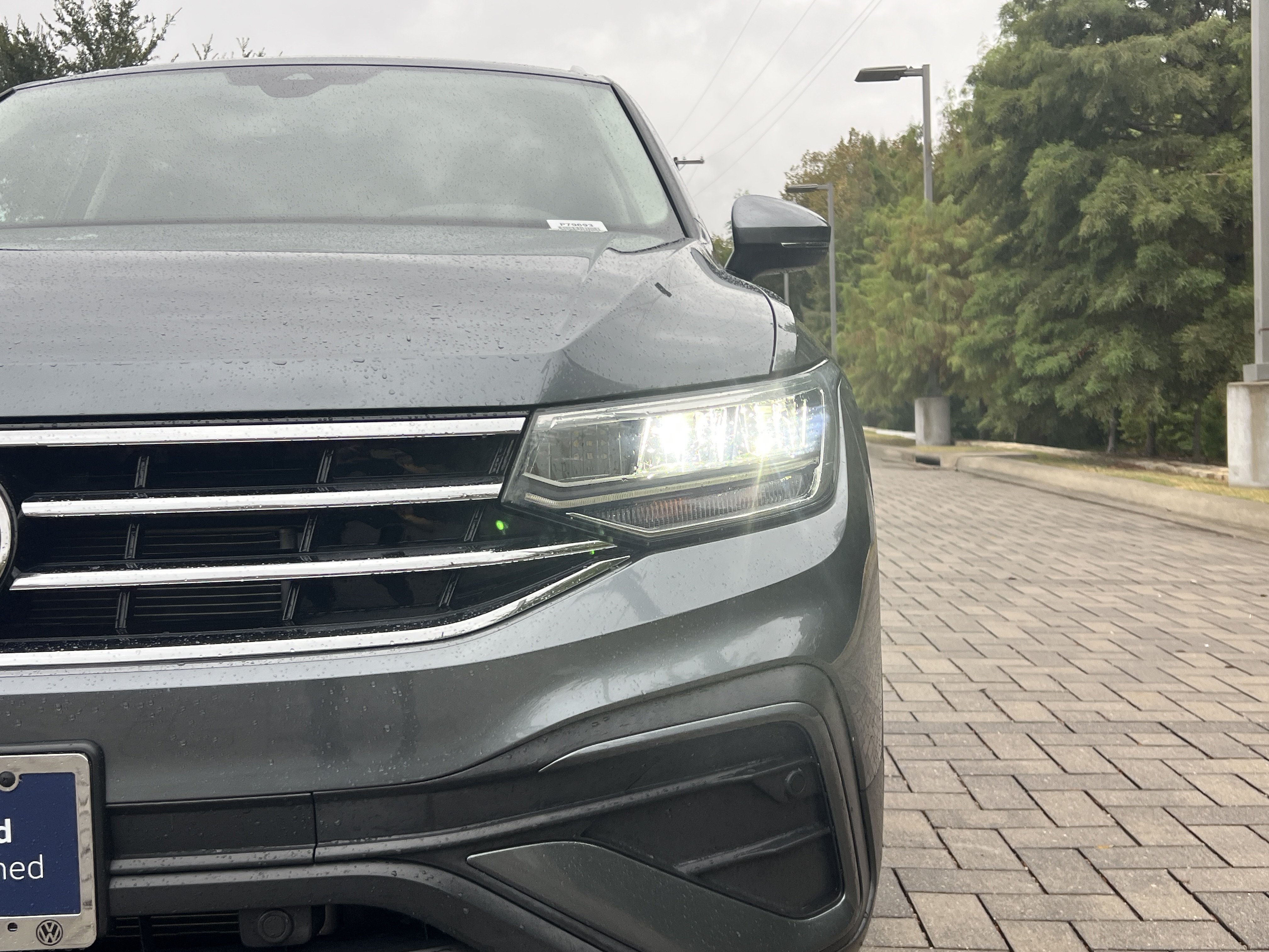 Certified 2023 Volkswagen Tiguan SE w/ Panoramic Sunroof Package FWD image 5