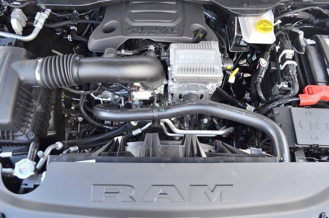 New 2026 RAM 1500 4x4 Crew Cab image 38