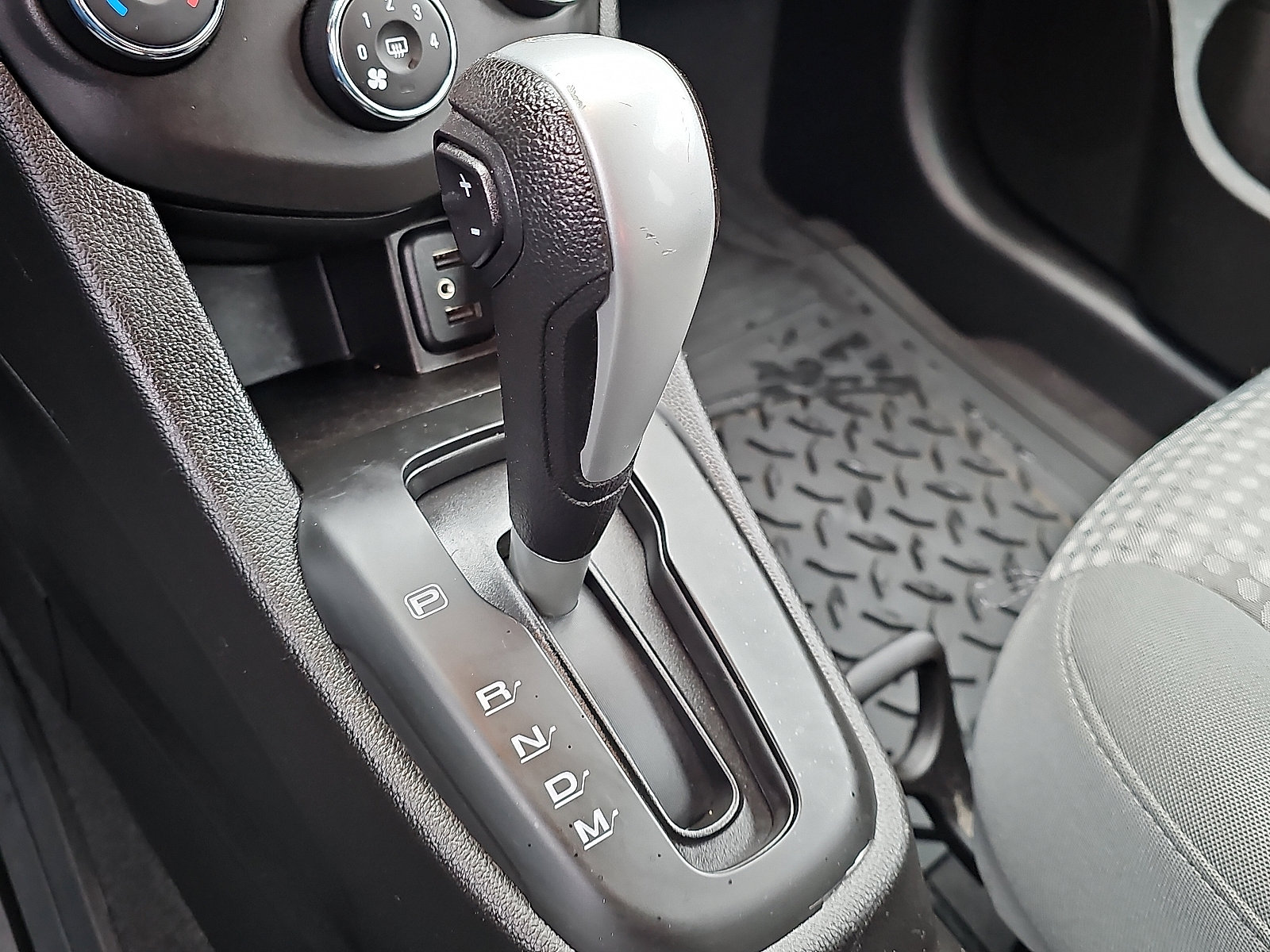 Used 2020 Chevrolet Sonic LT image 14