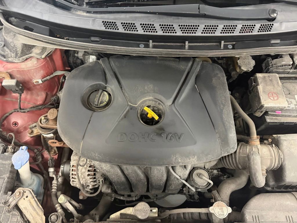 Used 2013 Hyundai Elantra GLS w/ Preferred Pkg image 11