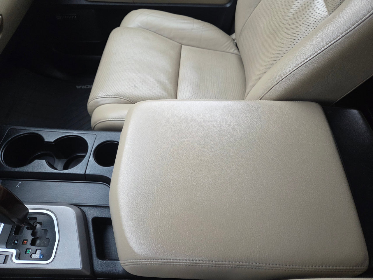 Used 2012 Toyota Sequoia Platinum image 23