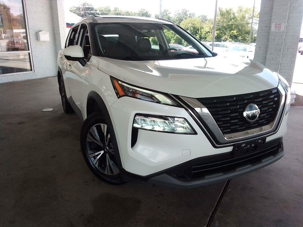 Used 2017 Nissan Rogue SL w/ SL Premium Package AWD/4WD image 2
