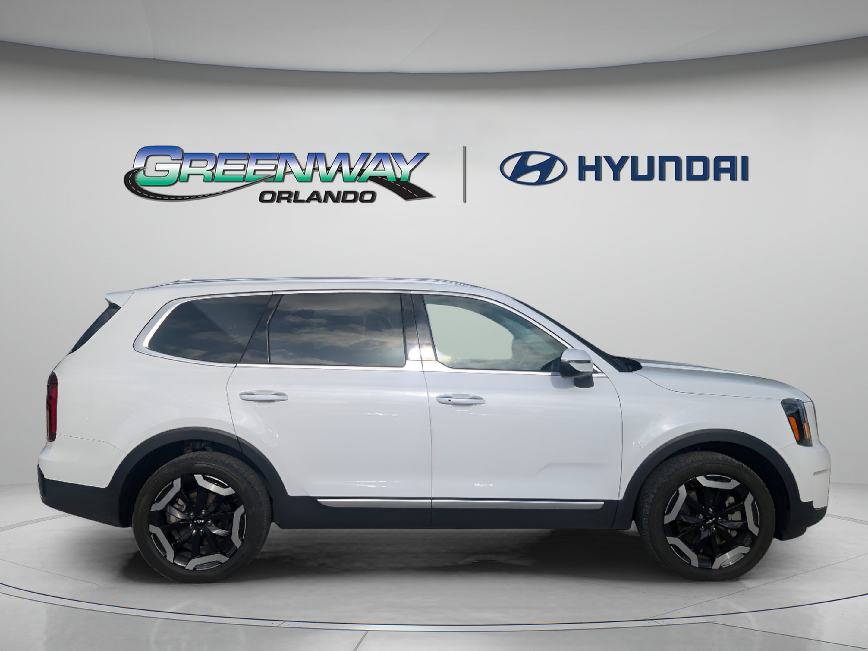 Used 2024 Kia Telluride S w/ S Sunroof Package FWD image 8