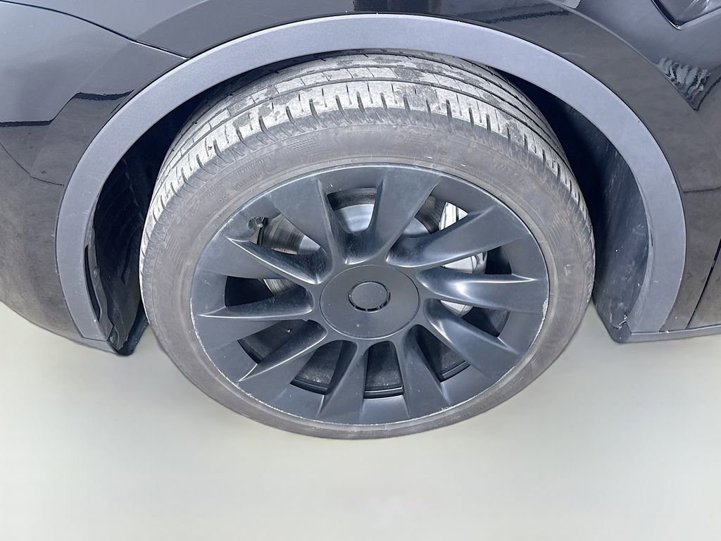 Used 2024 Tesla Model Y Long Range image 13