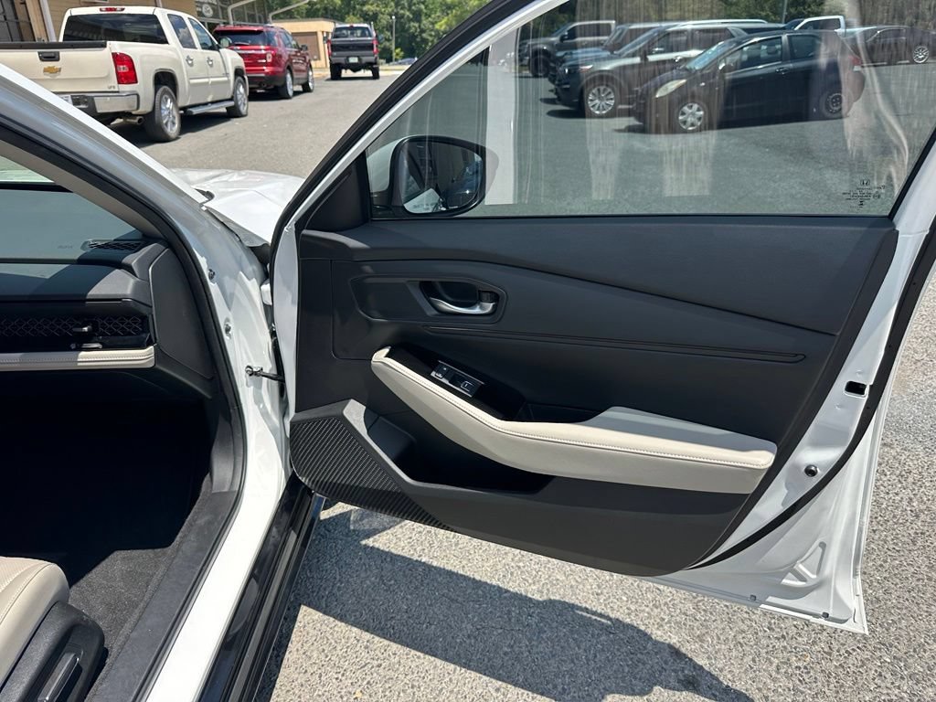 Used 2025 Honda Accord Touring image 19