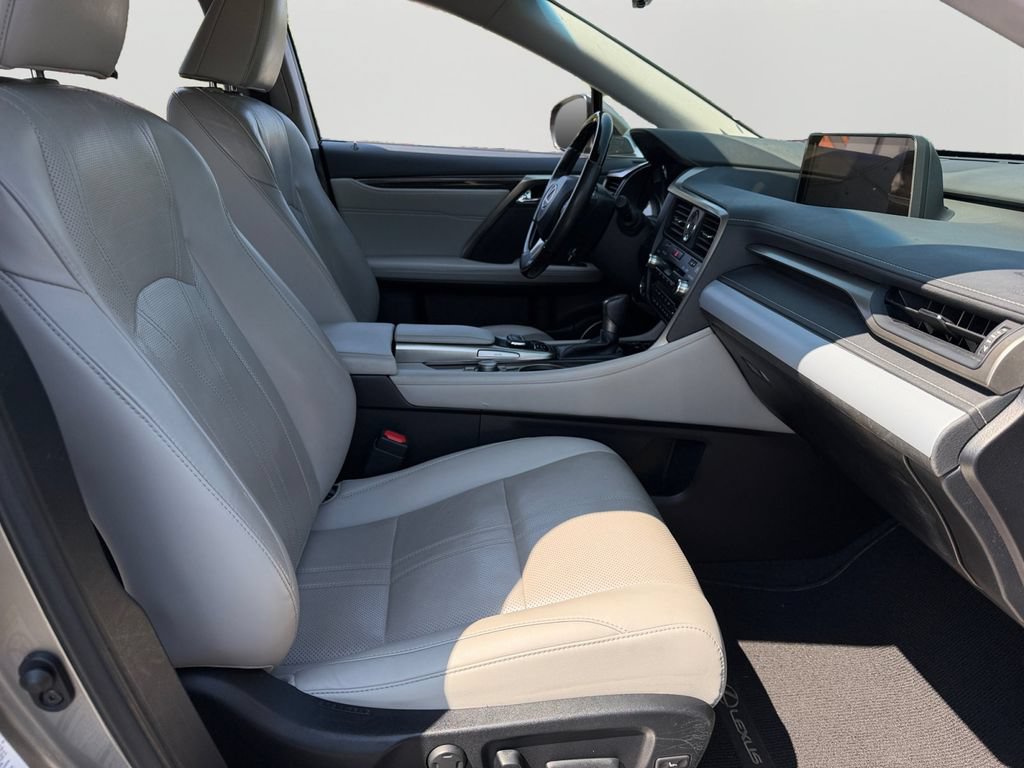 Used 2019 Lexus RX 350L Luxury w/ Accessory Package AWD/4WD image 8