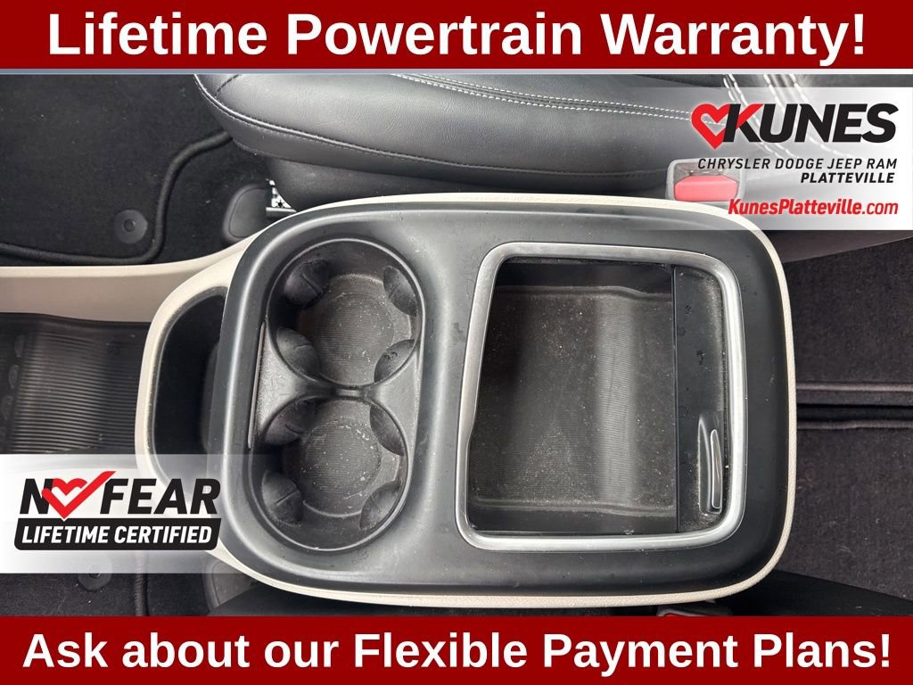 Used 2024 Chrysler Pacifica Touring-L image 20