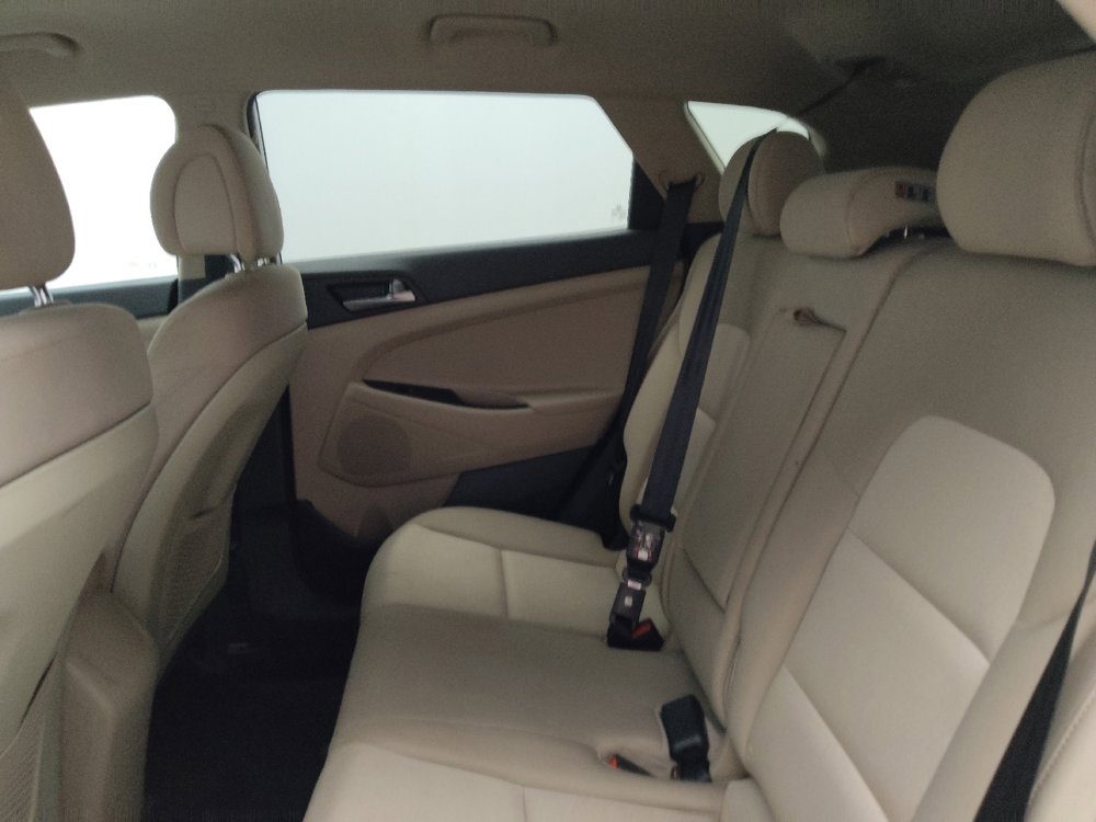 Used 2018 Hyundai Tucson SE w/ Cargo Package image 18