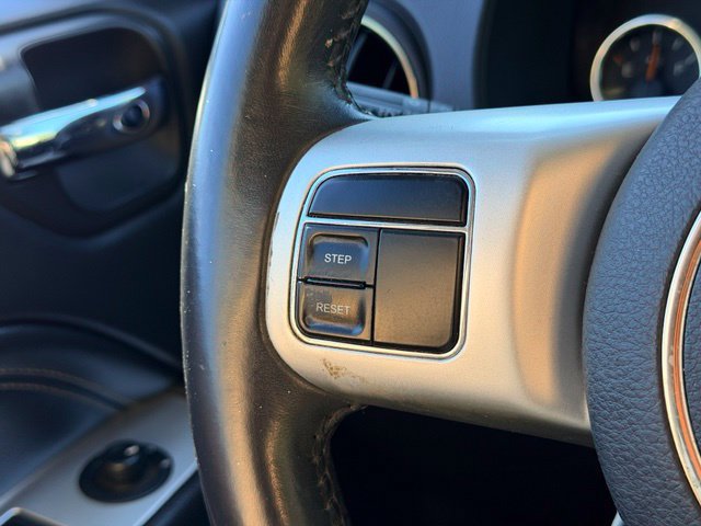 Used 2017 Jeep Compass Latitude FWD image 9