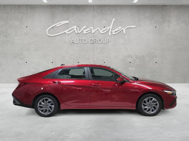 Used 2024 Hyundai Elantra SEL FWD image 17