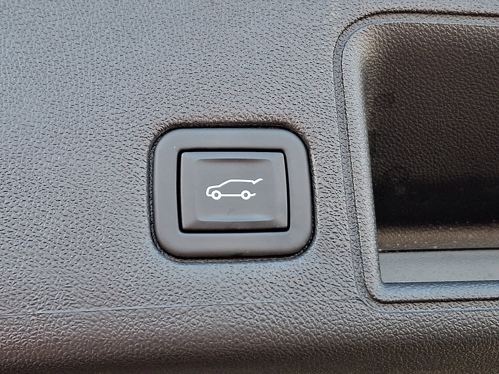 Used 2024 GMC Terrain AT4 image 30