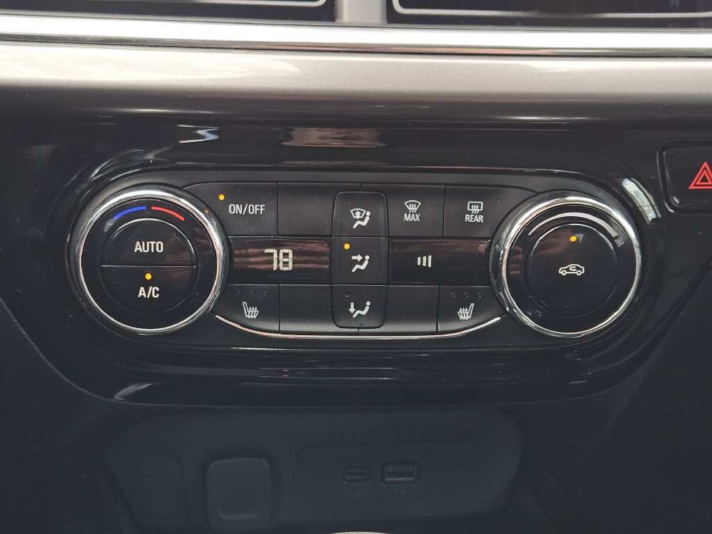 Used 2025 Chevrolet Trax ACTIV FWD image 19