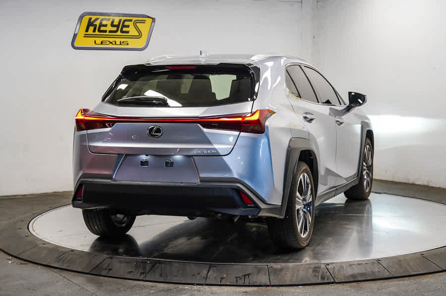 Used 2025 Lexus UX 300h FWD w/ Accessory Package (Z1) image 4