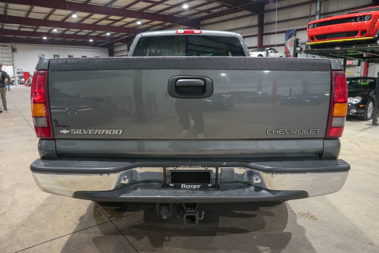 Used 1999 Chevrolet Silverado 1500 LS w/ Firm Ride Suspension Pkg AWD/4WD image 7