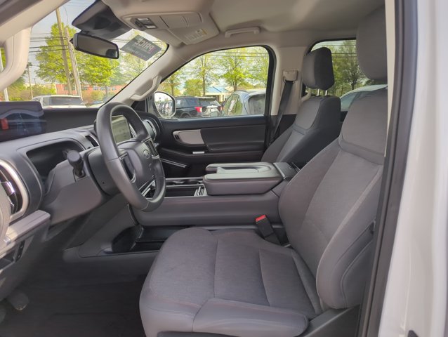 Used 2025 Ford Expedition Active RWD image 19
