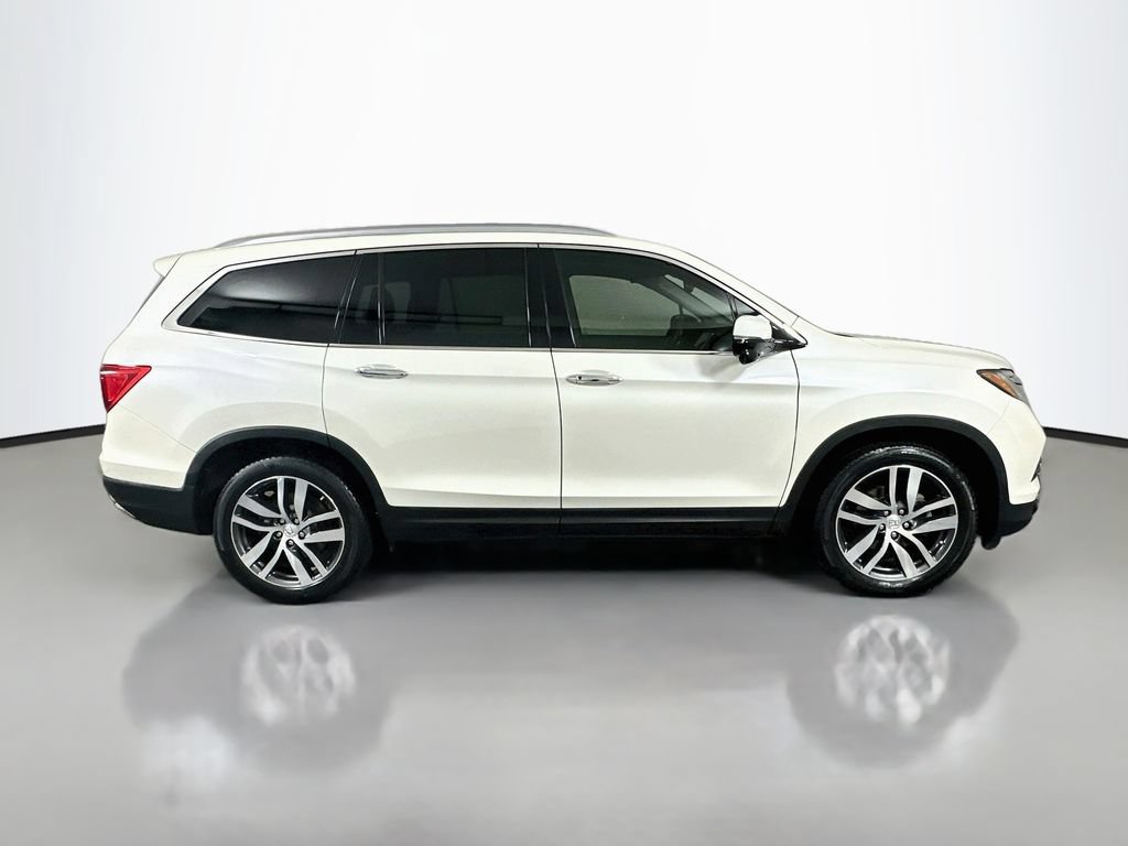 Certified 2017 Honda Pilot Touring image 4