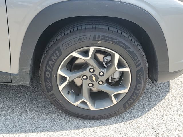 Used 2025 Chevrolet Trax LT w/ LT Convenience Package FWD image 7