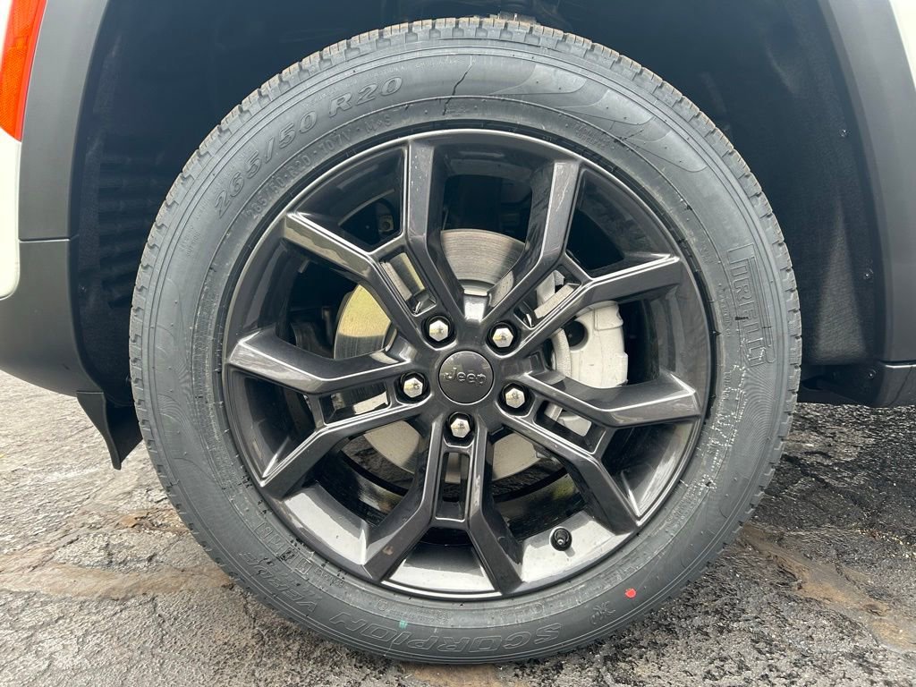 New 2025 Jeep Grand Cherokee Limited w/ Trailer Tow Package image 27