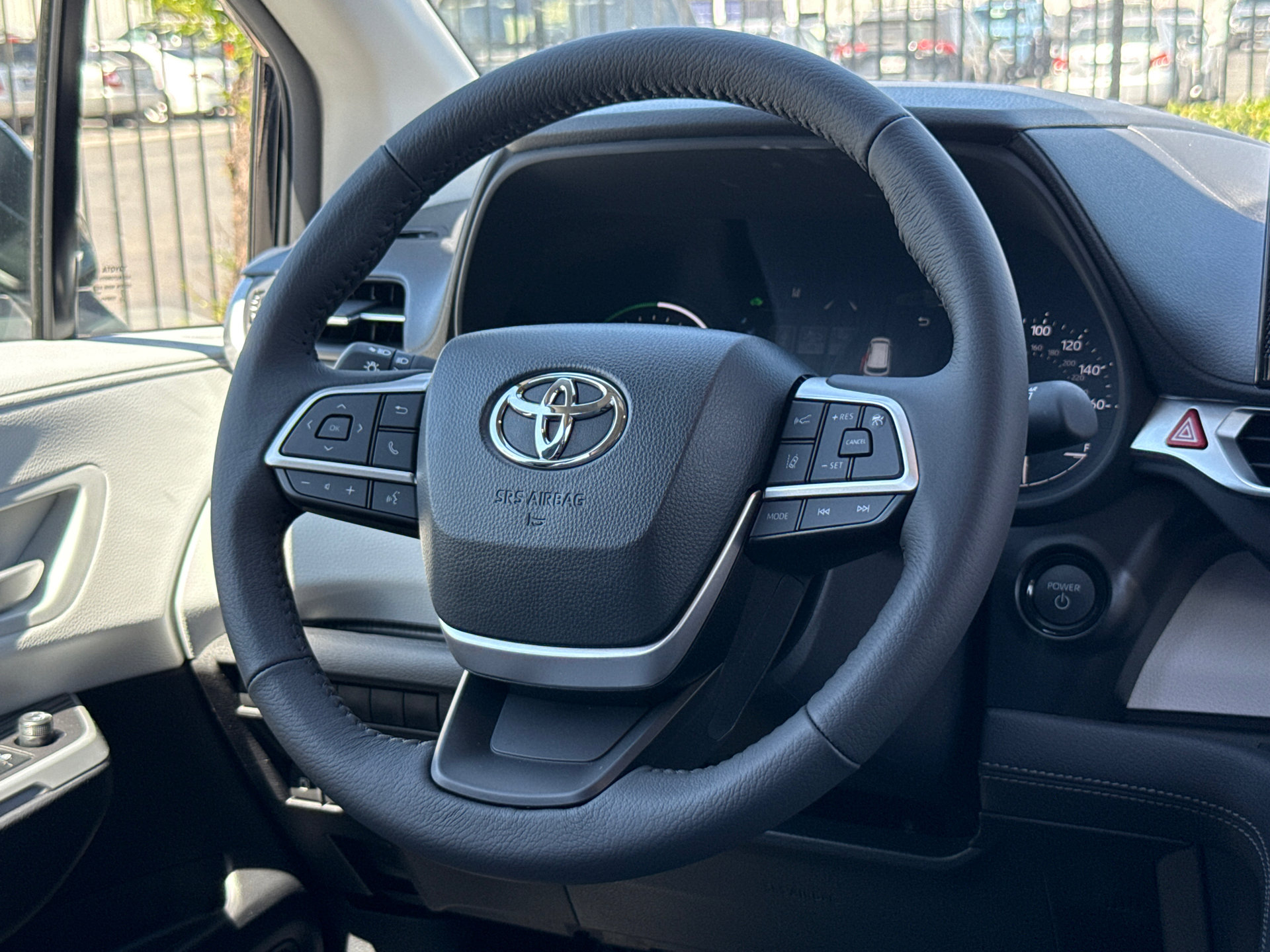 Certified 2026 Toyota Sienna XLE image 23