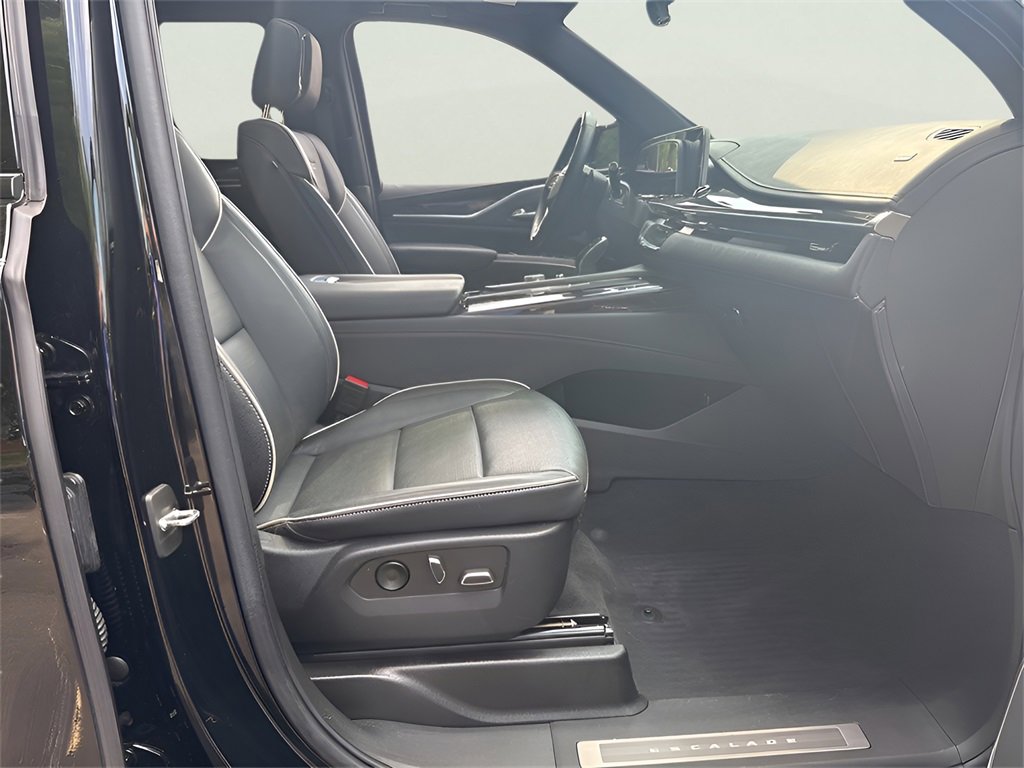 Used 2022 Cadillac Escalade ESV Sport w/ Touring Package image 19