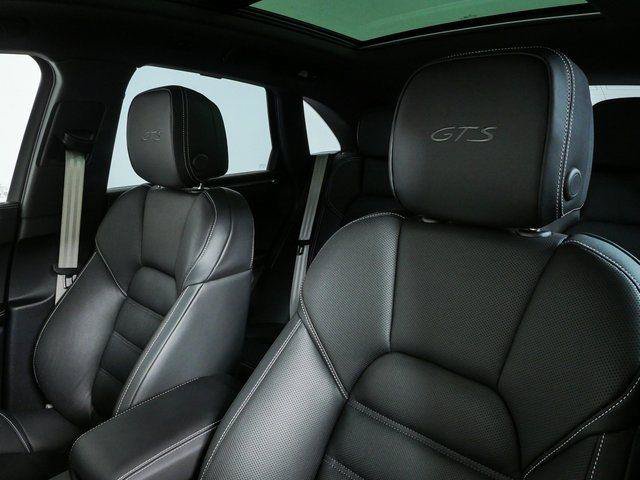 New 2026 Porsche Macan GTS AWD/4WD image 5