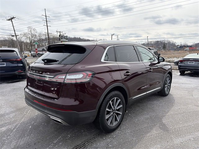 Used 2022 Lincoln Nautilus FWD image 3