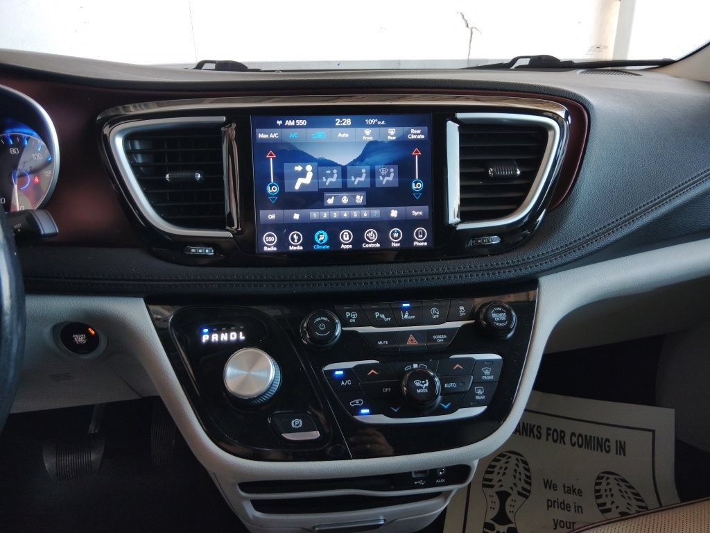 Used 2019 Chrysler Pacifica Limited w/ Advanced Safetytec Group FWD image 27
