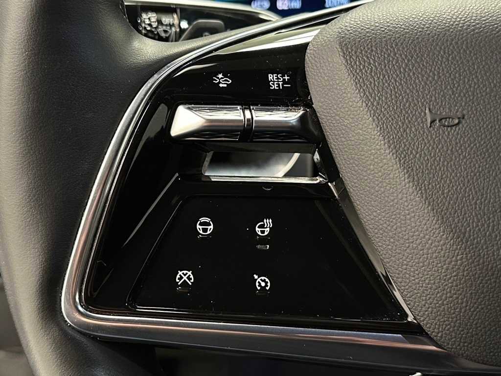 Used 2024 Cadillac Lyriq Luxury image 25