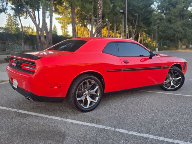 Used 2016 Dodge Challenger SXT w/ Driver Convenience Group RWD image 31