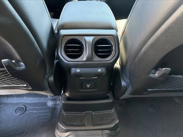 Used 2024 Jeep Wrangler Unlimited Sahara w/ Technology Group AWD/4WD image 24