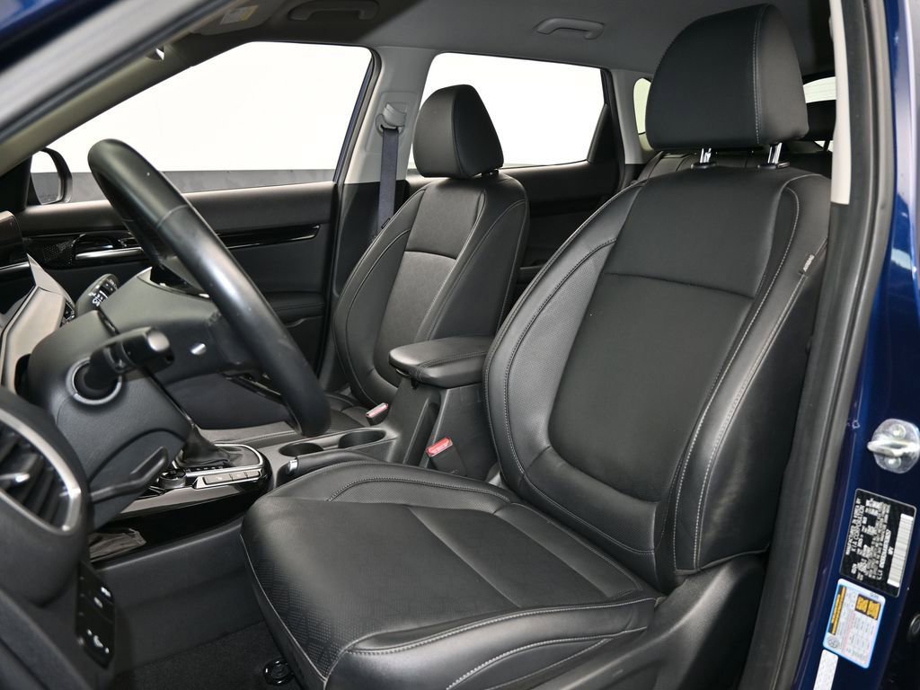 Used 2024 Kia Seltos EX image 10