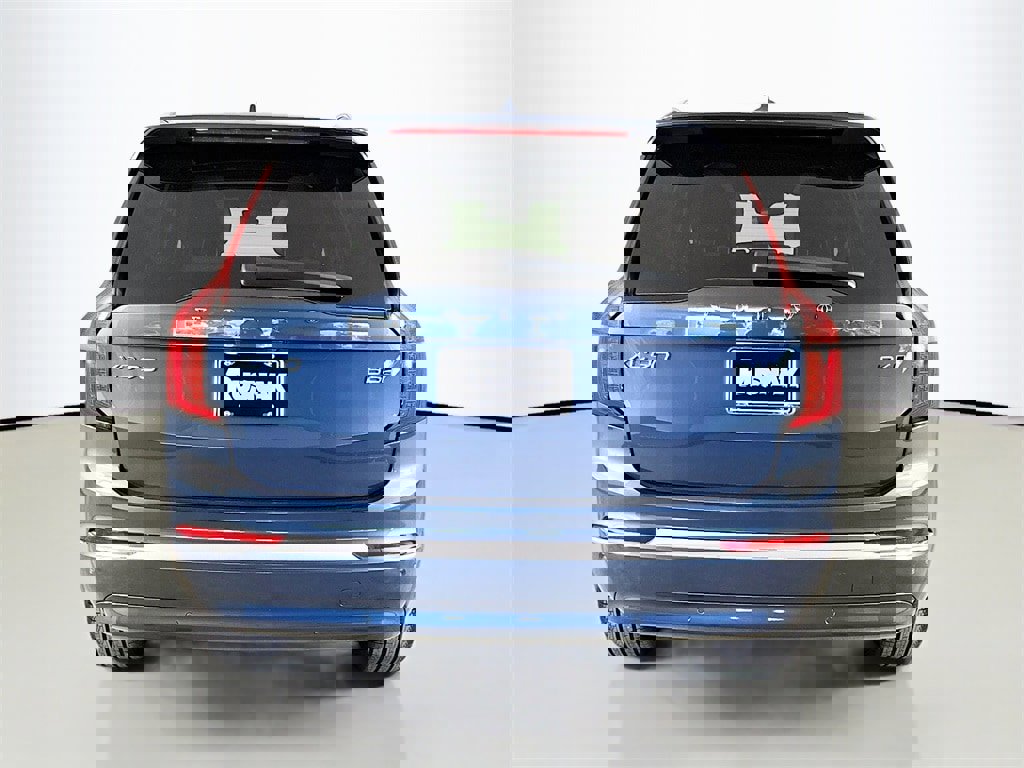 Certified 2026 Volvo XC90 B6 Core image 6