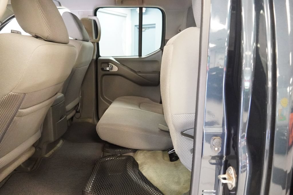 Used 2016 Nissan Frontier SV w/ SV Value Truck Package AWD/4WD image 26