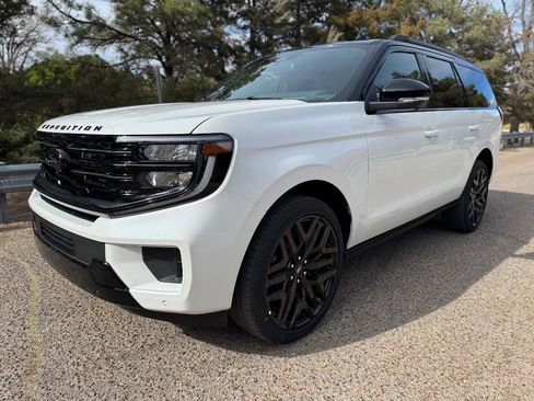 New 2026 Ford Expedition Platinum image 4