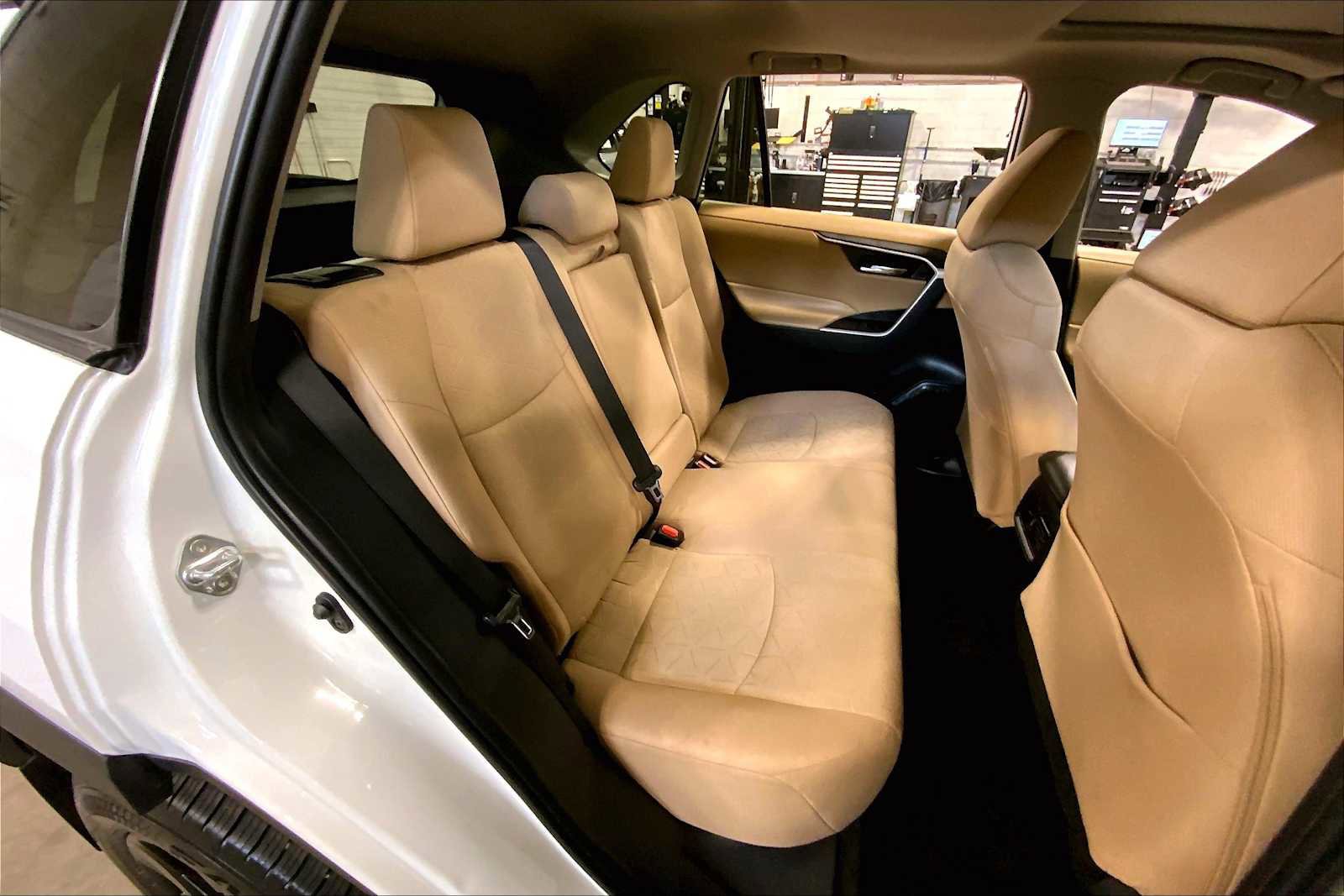 Used 2022 Toyota RAV4 XLE w/ Convenience Package image 20